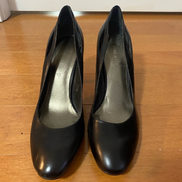Nine West Black Round Toe 3 inch Heels - Size 10 - Picture 2 of 3